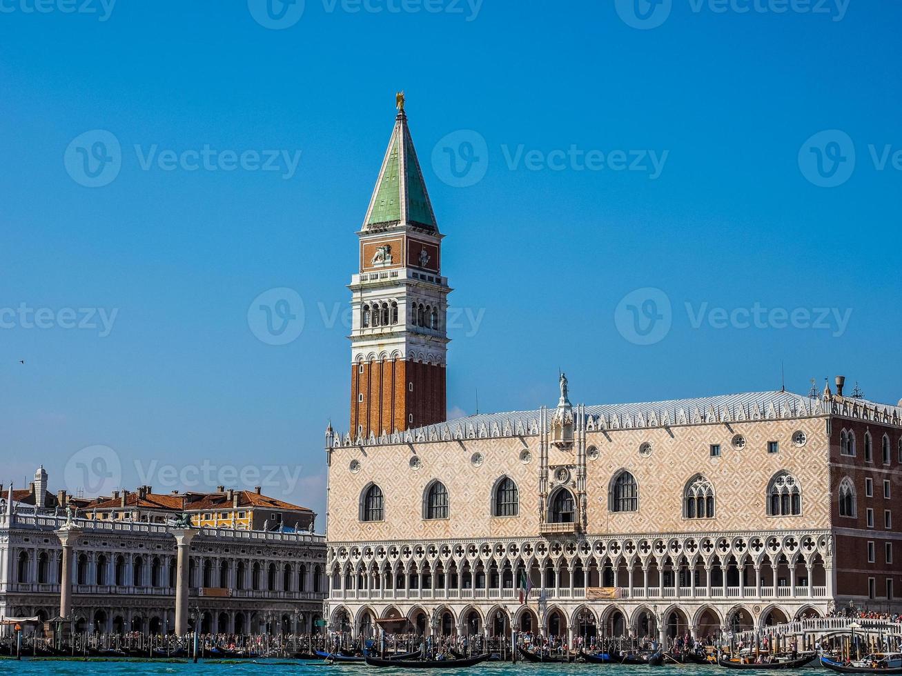 hdr st mark square visto da bacia de st mark em veneza foto