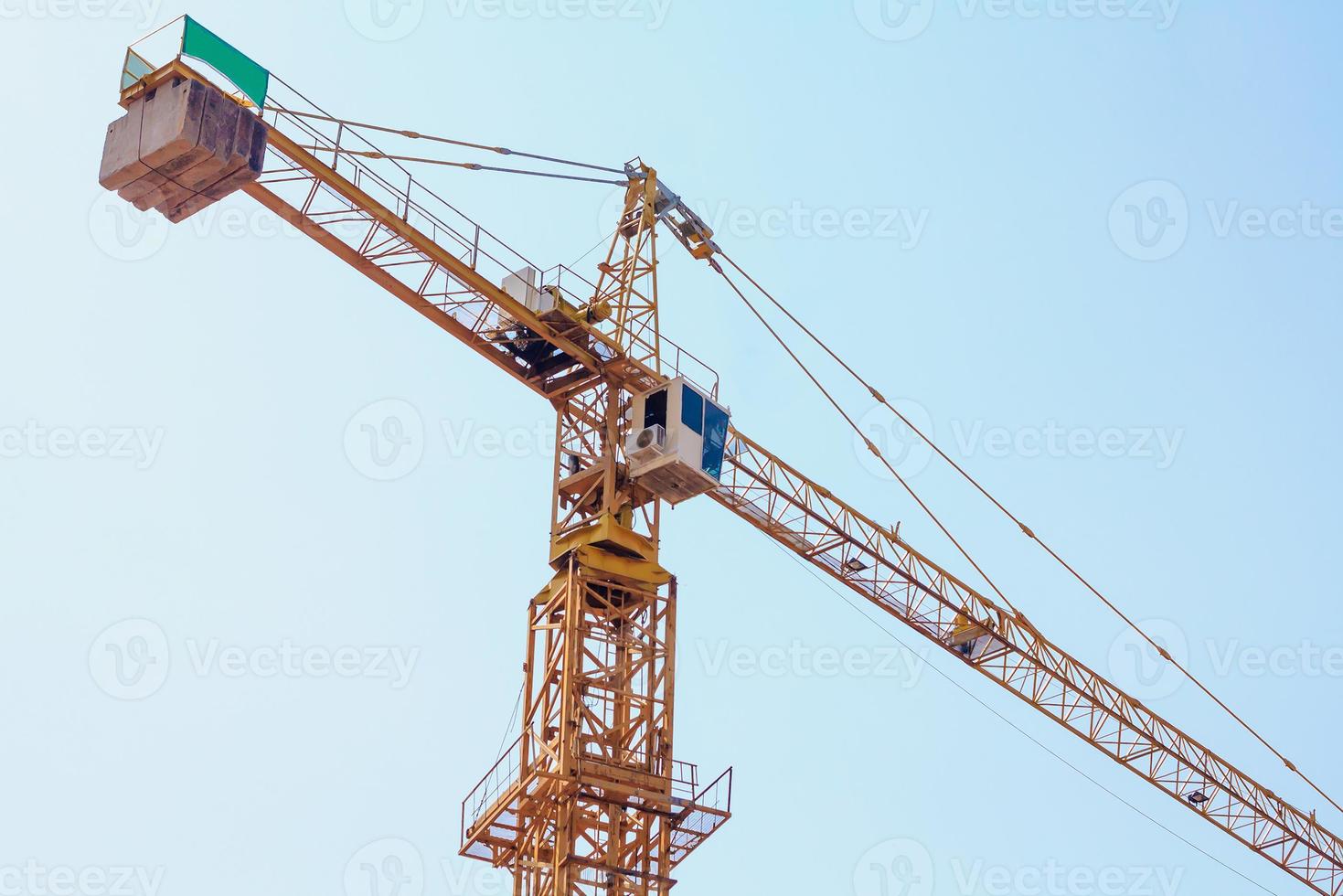 guindaste de construção de perto foto