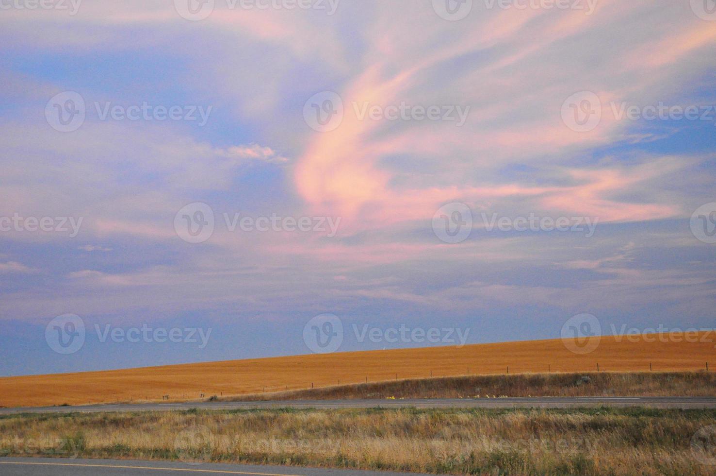 céus de pradaria rosa e azul foto