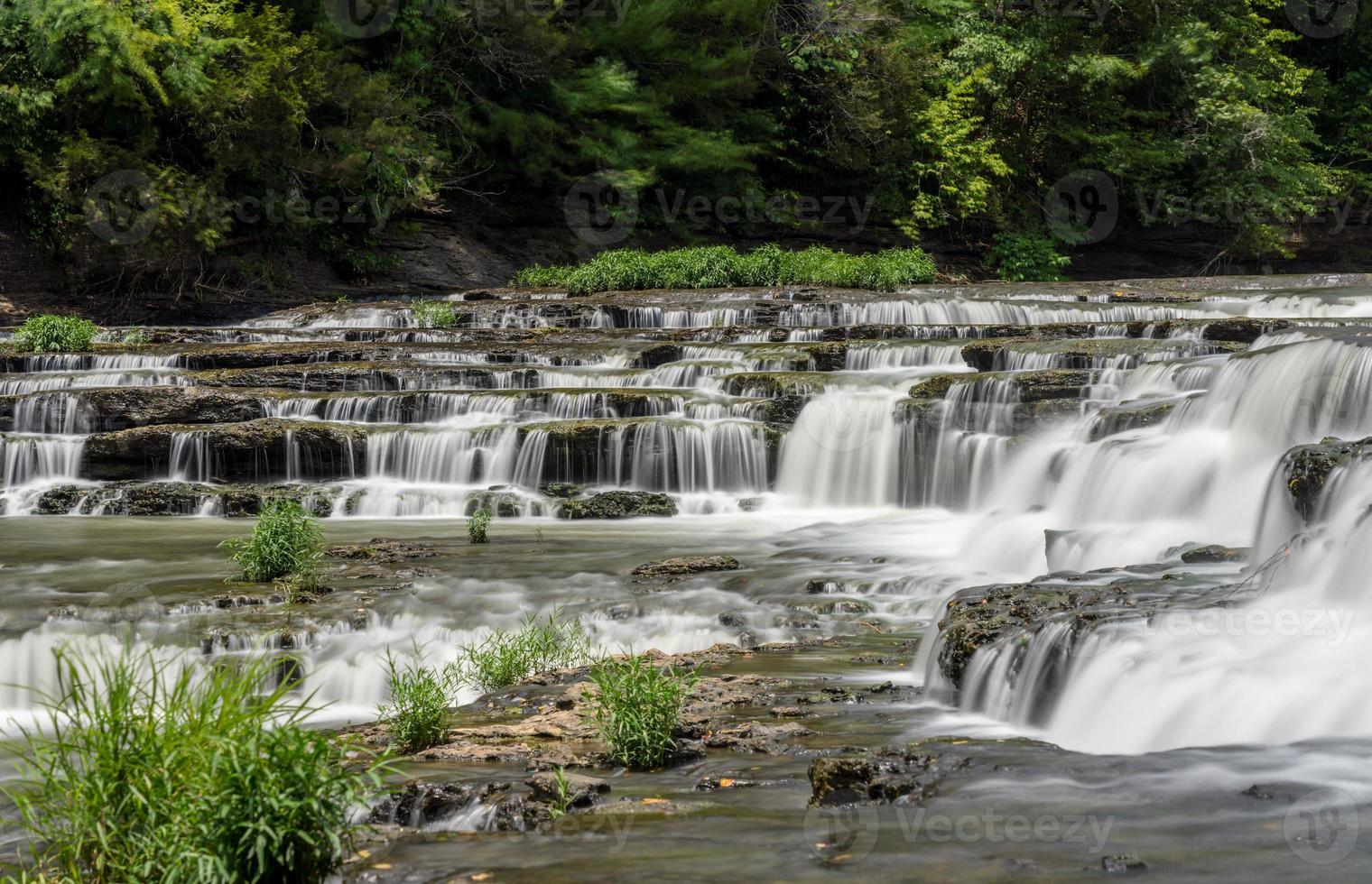 parque estadual de burgess falls no tennessee no verão foto