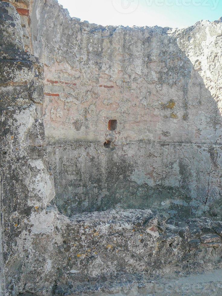 ruínas de banhos romanos em Fordongianus foto