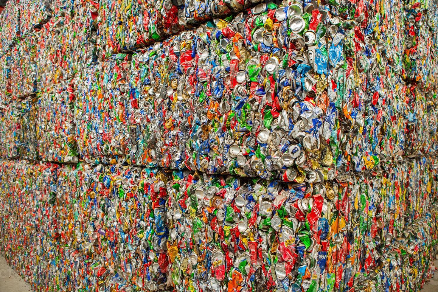 coleta de lixo separada. conceito de poluição. bobagem foto