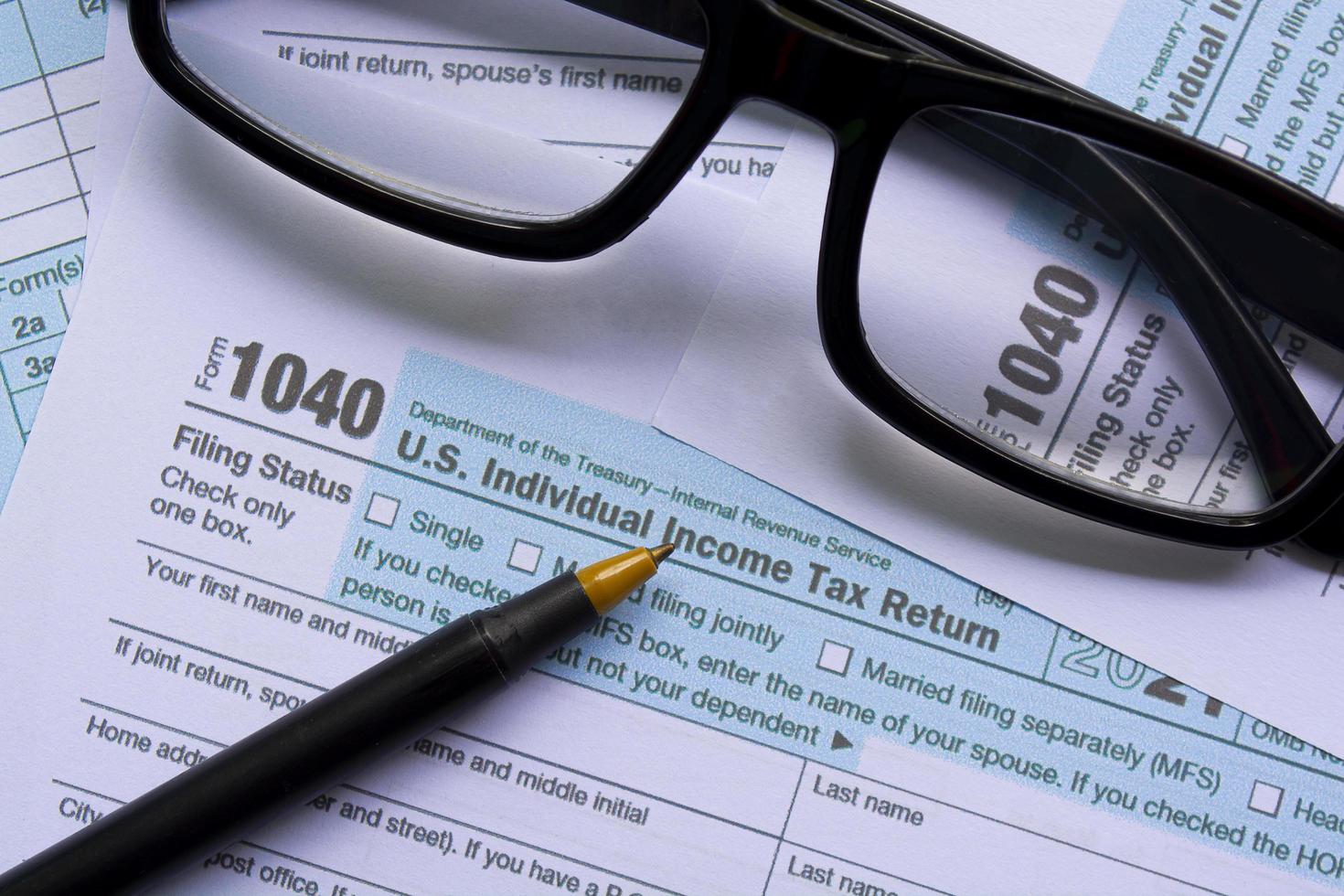 formulários fiscais 1040. nos declaração de imposto de renda individual. conceito de negócios e impostos. foto