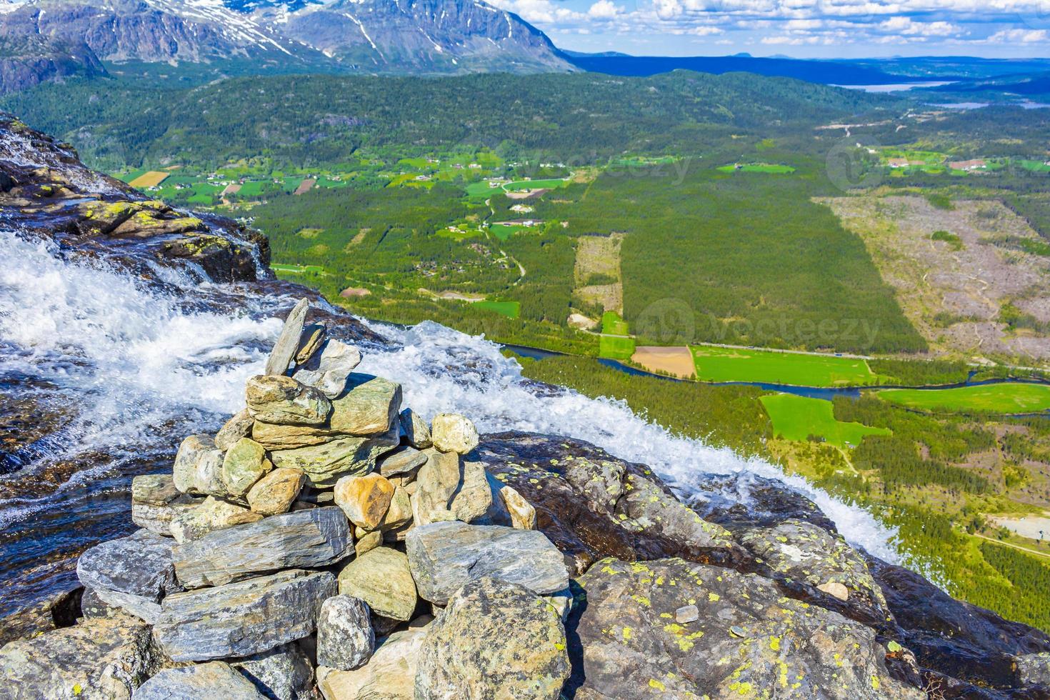 Hydalen panorama view from top of hydnefossen waterfall norway hemsedal. foto