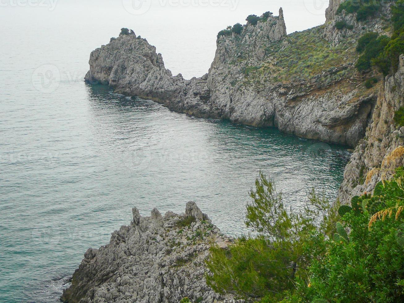 costa de sperlonga em gaeta, itália foto