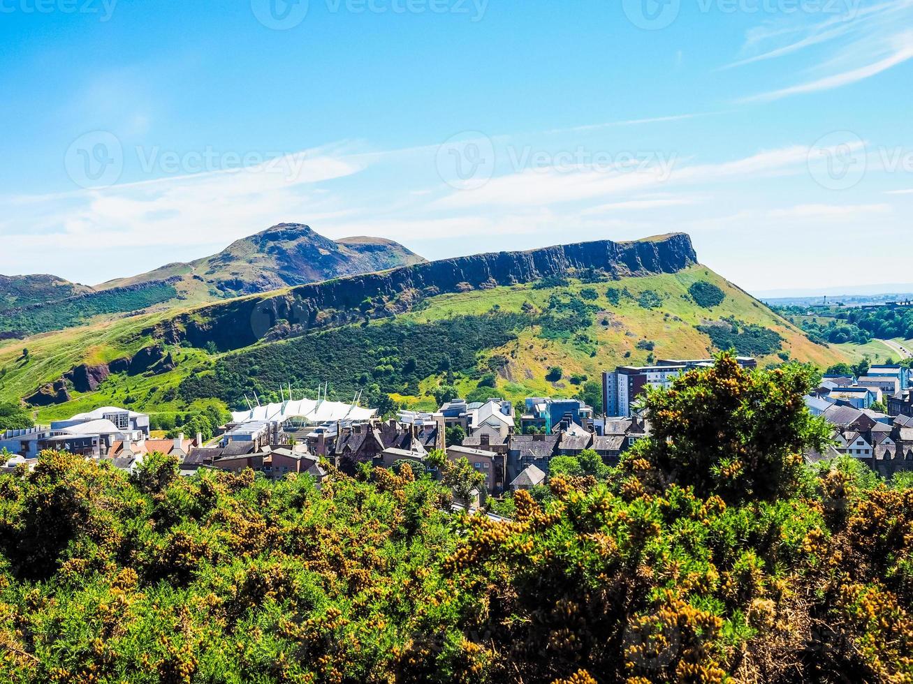 assento de hdr arthur visto de calton hill em edimburgo foto