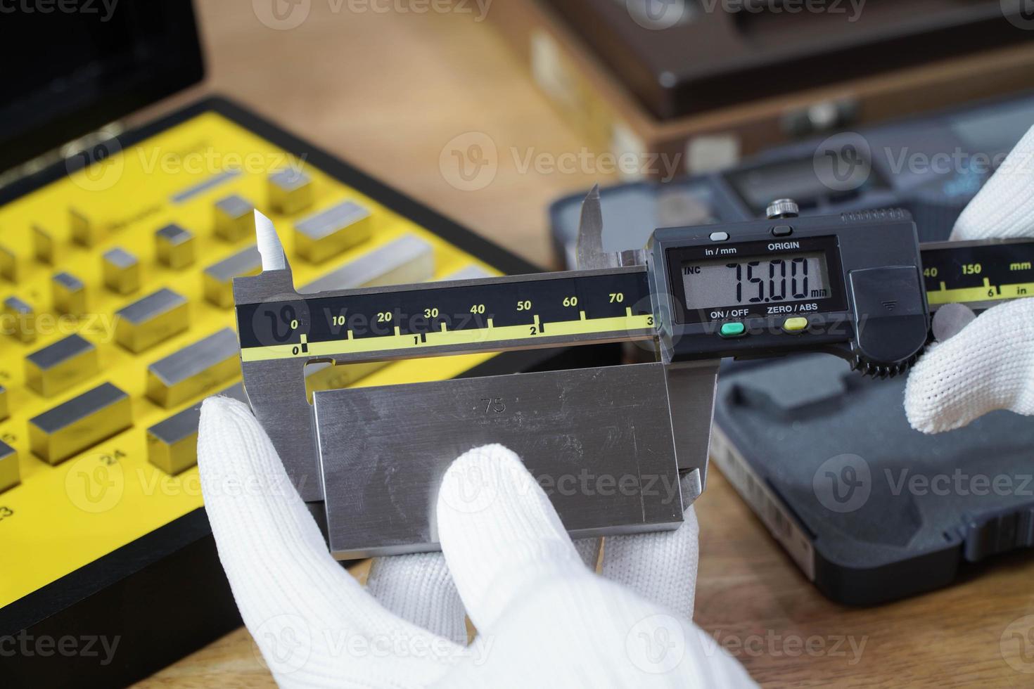 paquímetro e escala vernier. ferramenta e equipamento de medição, métrica de precisão de blocos de medição foto