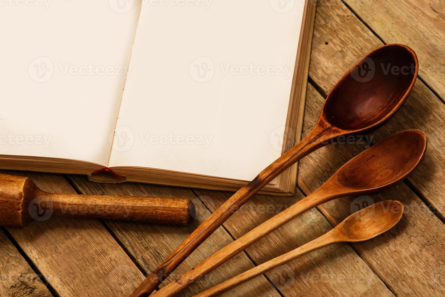 utensílios de cozinha em madeira foto