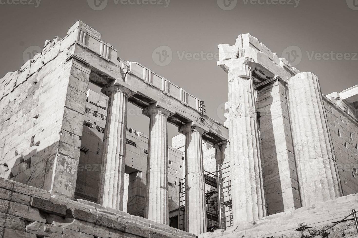 acrópole de atenas ruínas detalhes esculturas grécia capital atenas grécia. foto