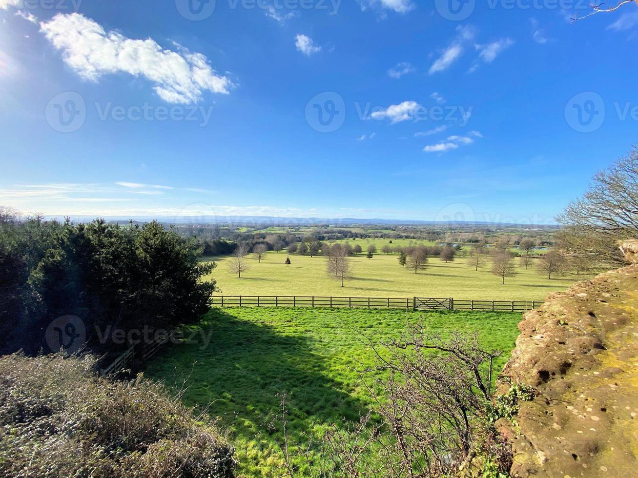 uma vista da zona rural de cheshire em carden foto