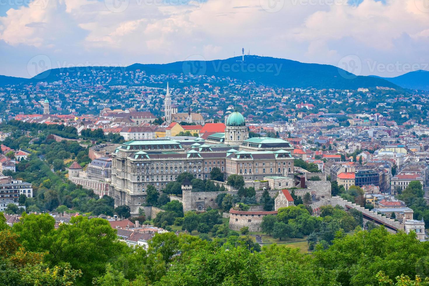 vista da cidade de budapeste, capital da Hungria foto