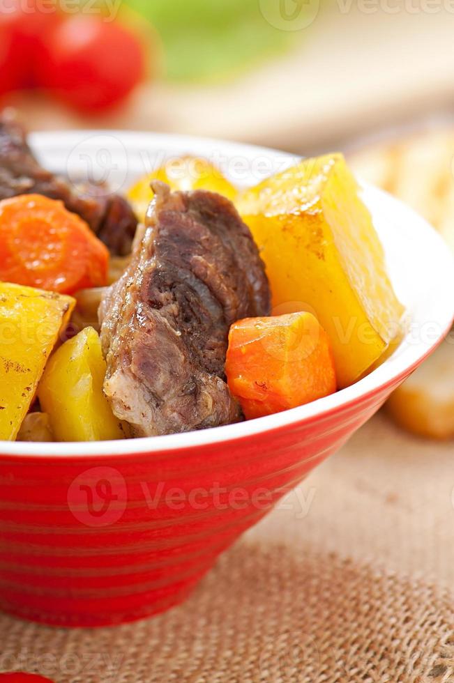 batata assada com carne foto