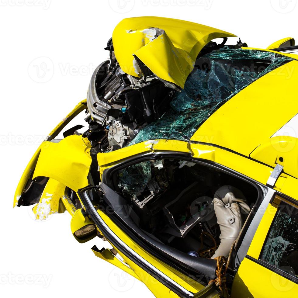 isolar o acidente de carro amarelo. foto