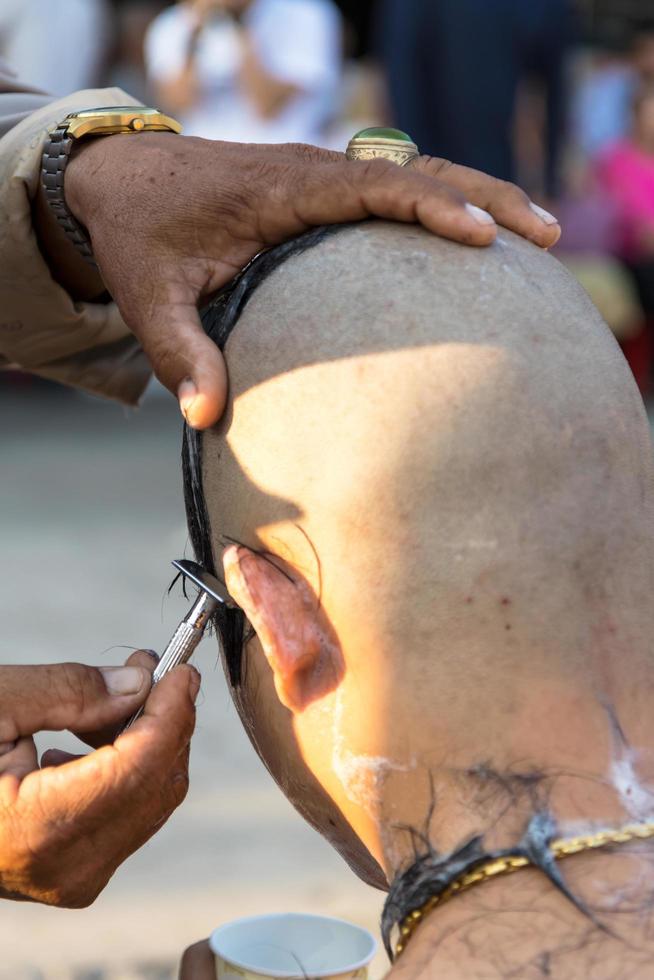 ordenação remover o cabelo. foto