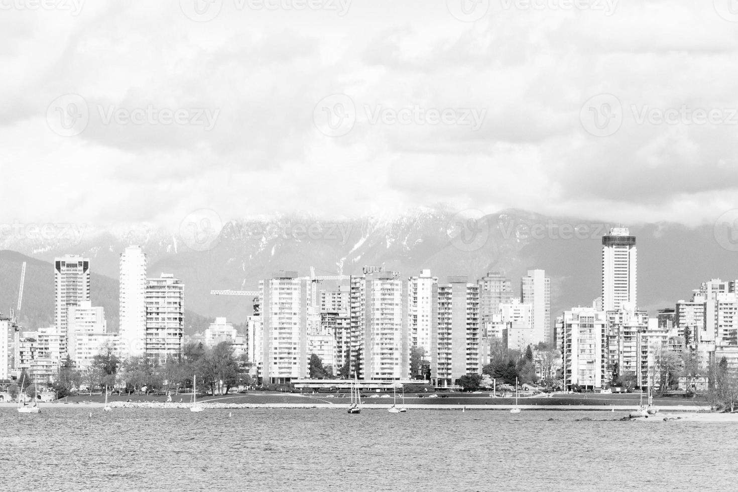 paisagem urbana em preto e branco foto