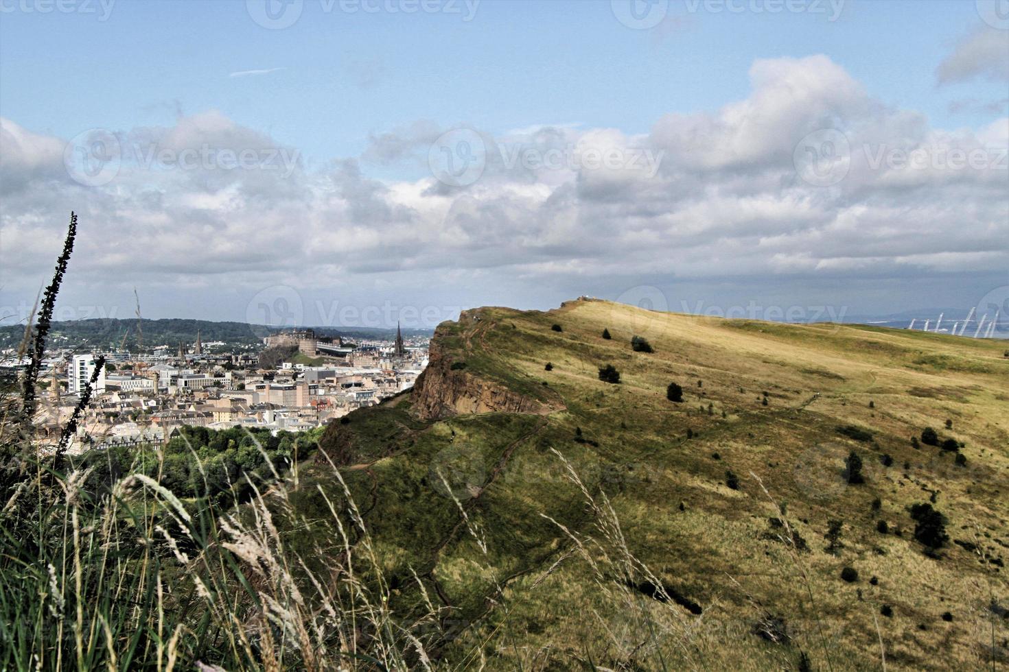 uma vista do assento de arthur em edimburgo foto