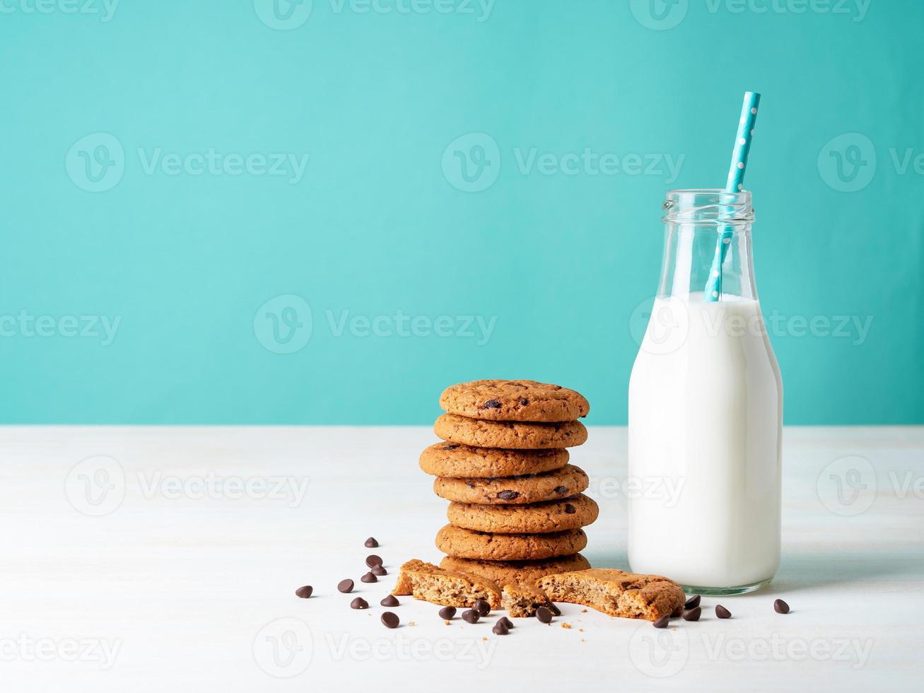 biscoitos de aveia e chocolate ao leite foto