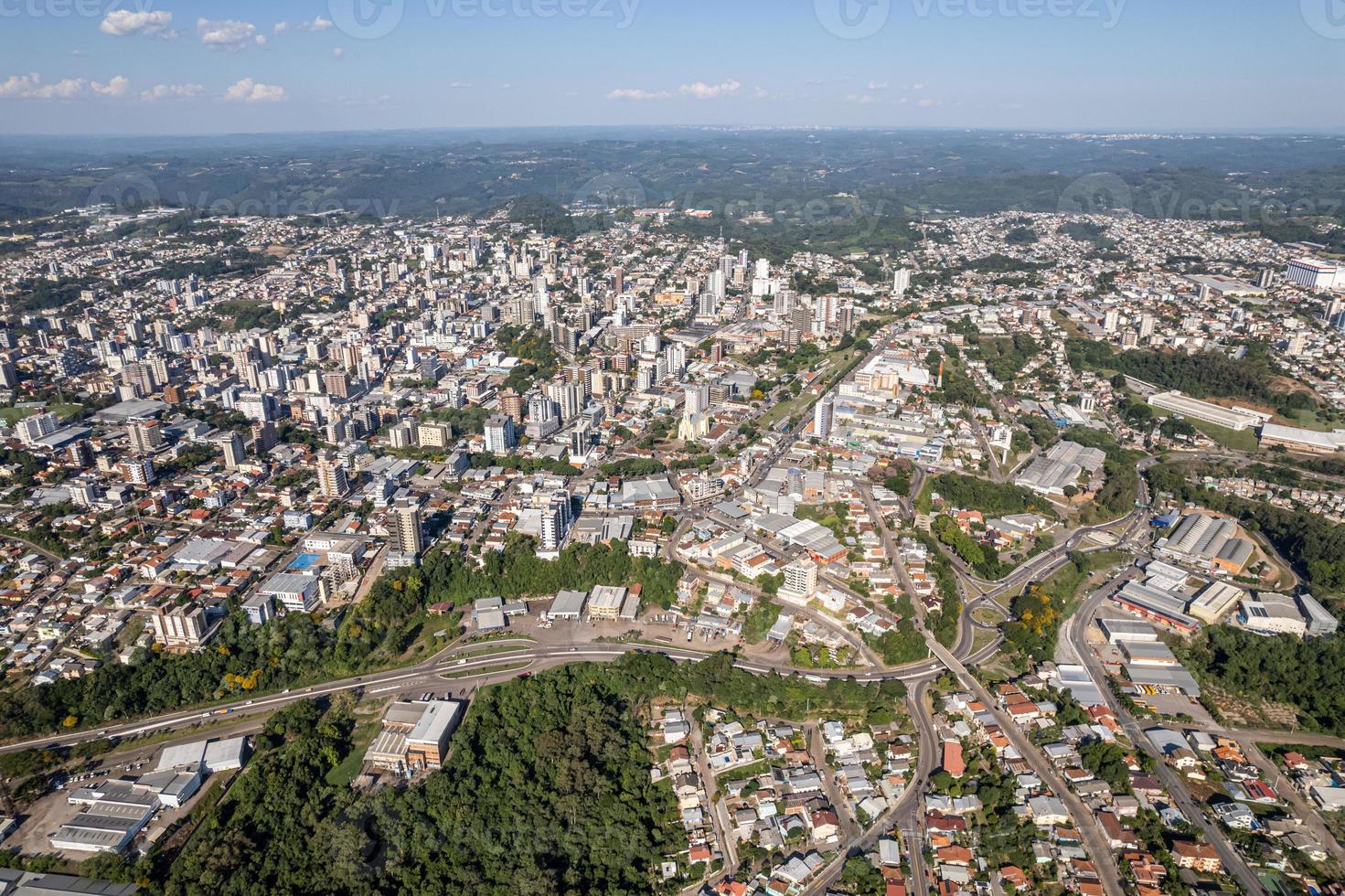 vista aérea de bento gonçalves, rio grande do sul, brasil. famosa cidade turística no sul do brasil. foto