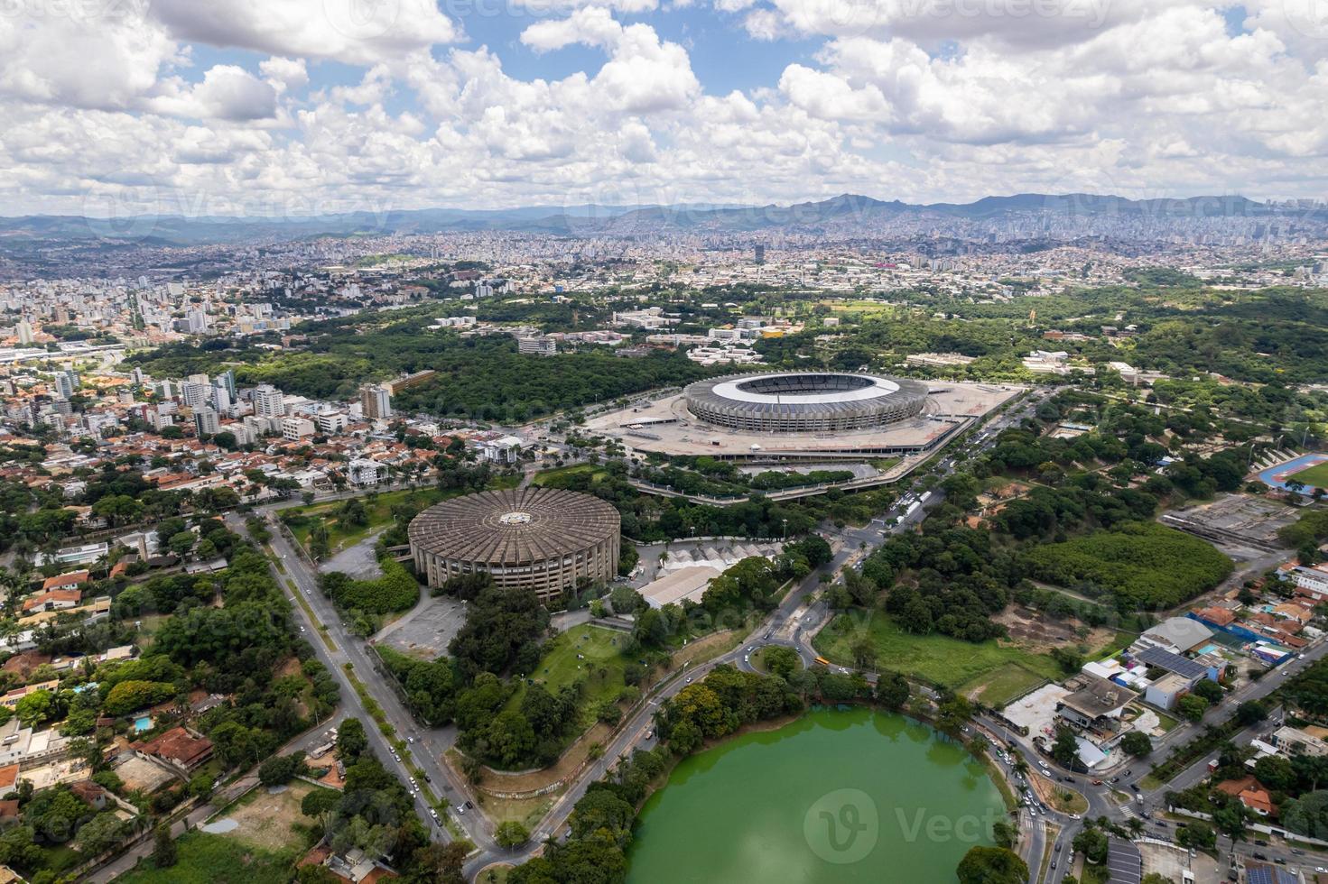 vista aérea do estádio governador magalhães pinto ou mineirão em belo horozonte, minas gerais, brasil. foto