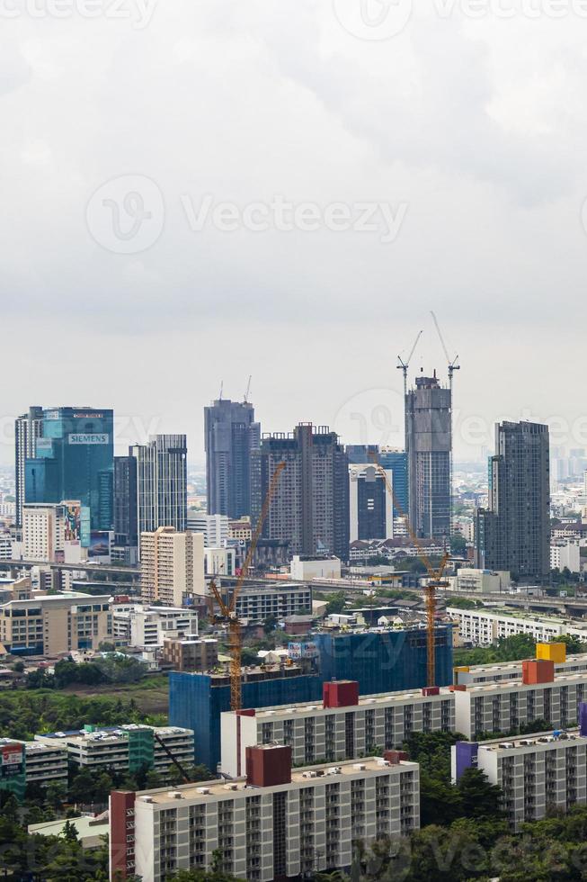 Bangkok city panorama arranha-céu paisagem urbana da capital da tailândia. foto