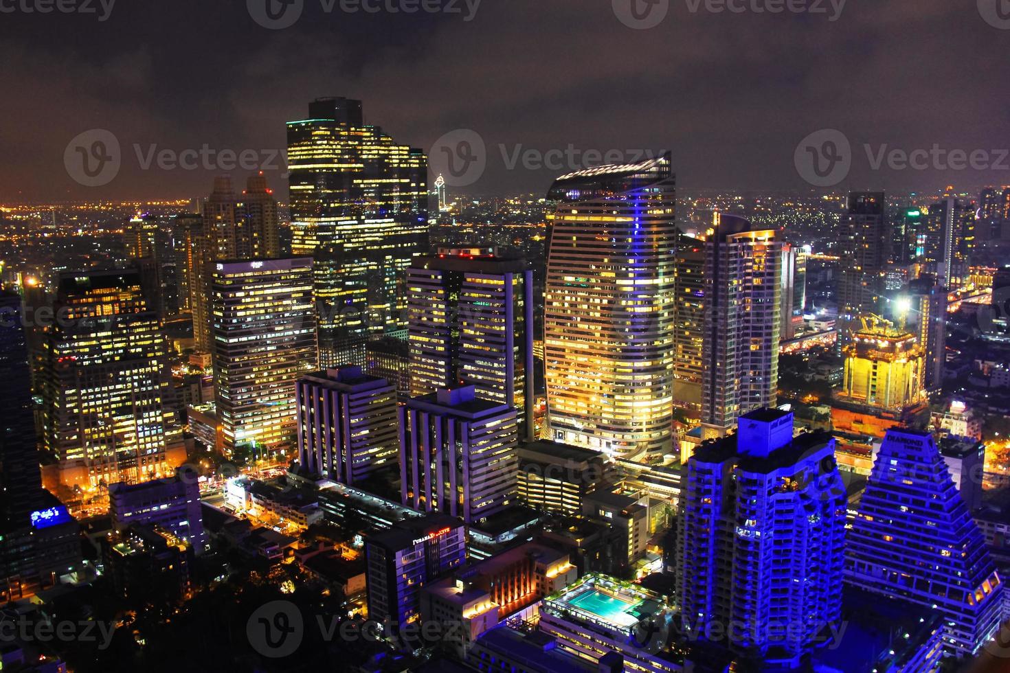 as luzes da cidade de bangkok foto