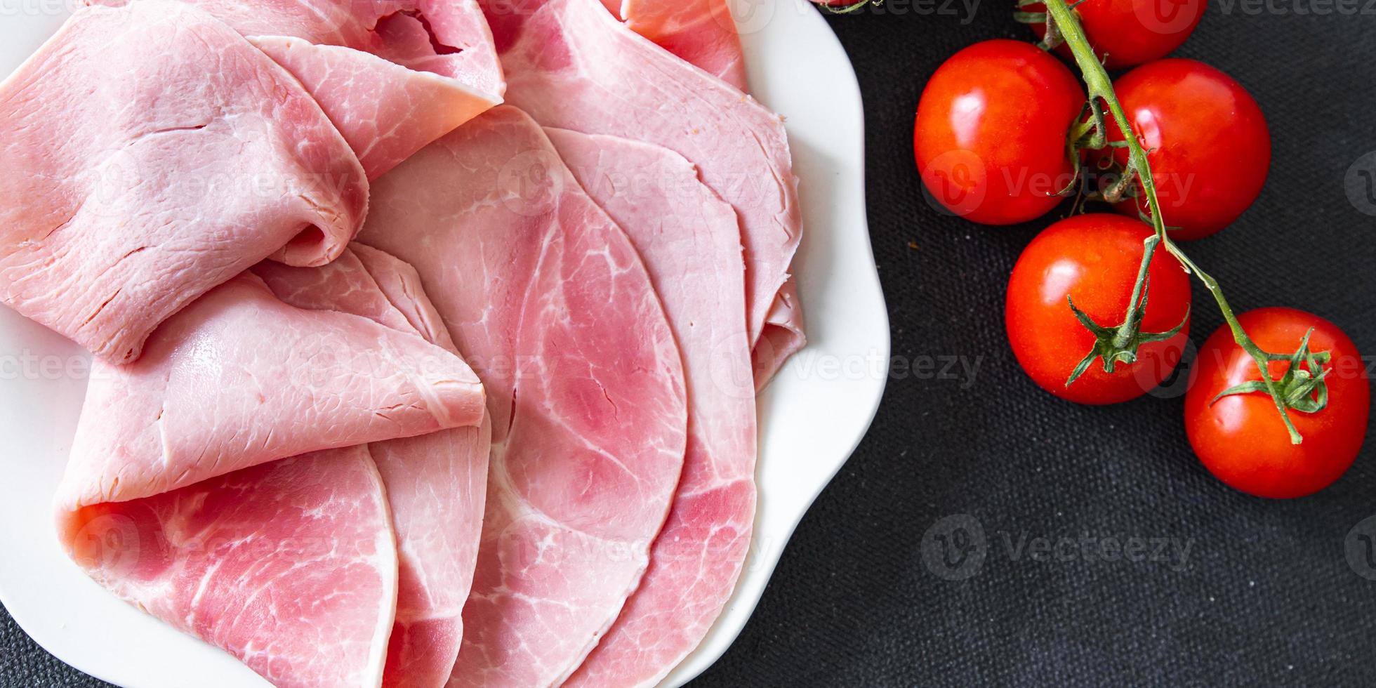 presunto carne carne de porco fatia de refeição fresca comida lanche na mesa espaço de cópia foto