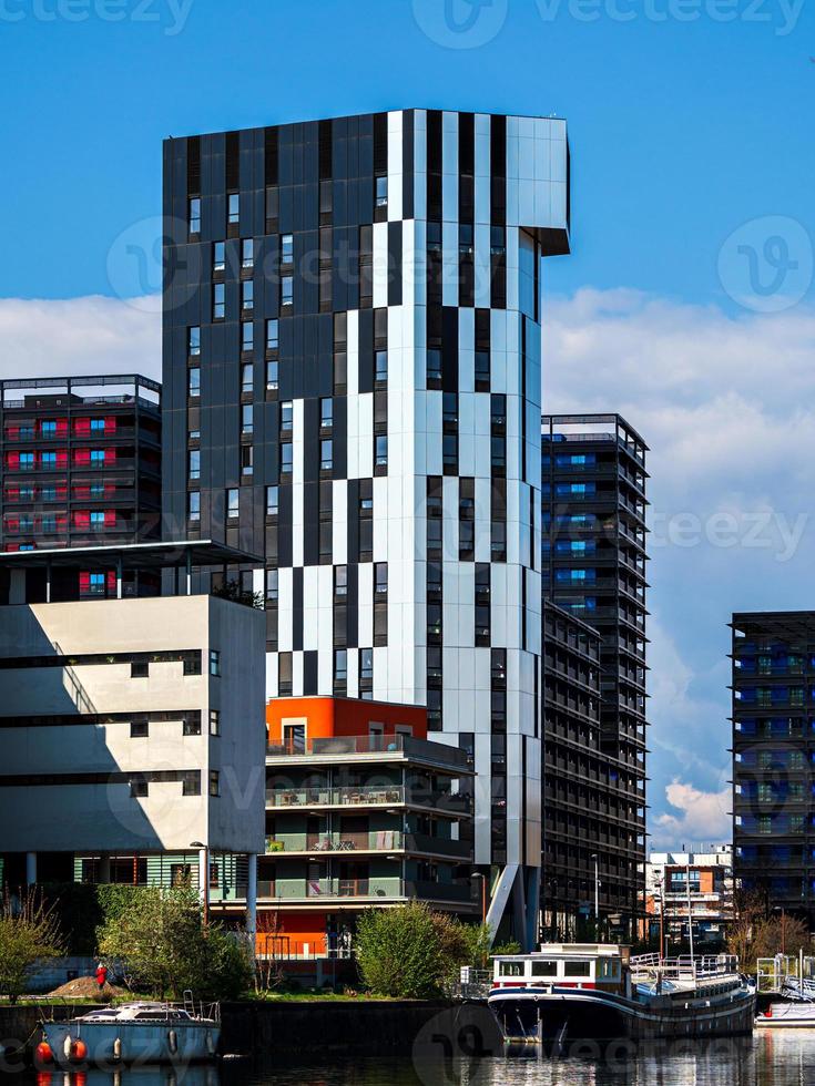novos apartamentos residenciais de arranha-céus modernos em estrasburgo foto