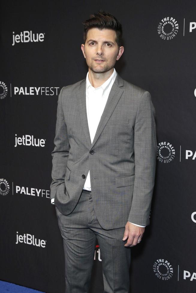 los angeles 24 de março, adam scott no paleyfest star trek, discovery and the twilight zone event no dolby theatre em 24 de março de 2019 em los angeles, ca foto