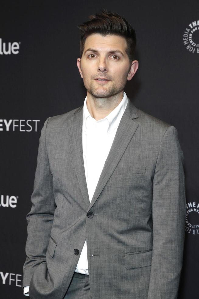 los angeles 24 de março, adam scott no paleyfest star trek, discovery and the twilight zone event no dolby theatre em 24 de março de 2019 em los angeles, ca foto