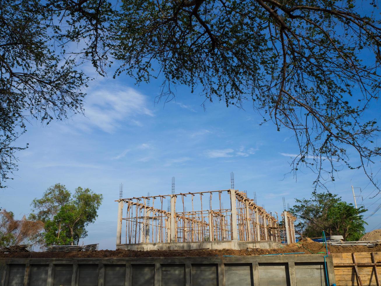 colunas e vigas estruturais, casa de concreto. foto