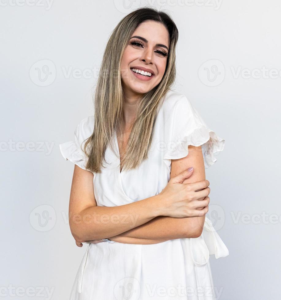 retrato de cabelo loiro de mulher muito latina, modelo feminino de senhora bonita. foto