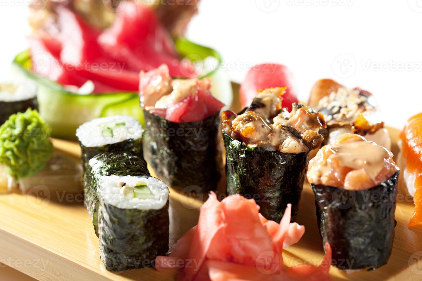 cozinha japonesa - conjunto de sushi foto
