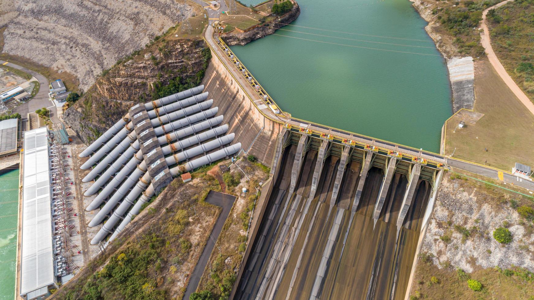 são paulo, brasil, maio de 2019 - vista aérea da barragem de itupararanga foto