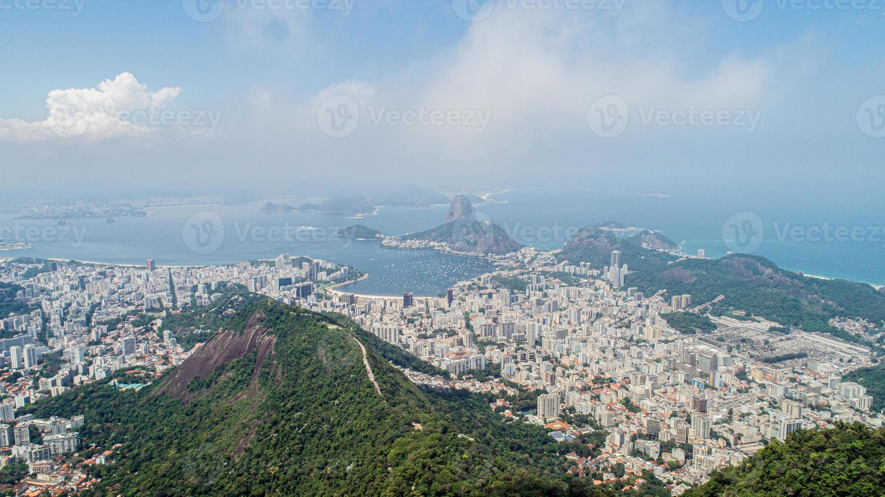 vista do pão de açúcar, corcovado e baía de guanabara, rio de janeiro, brasil foto