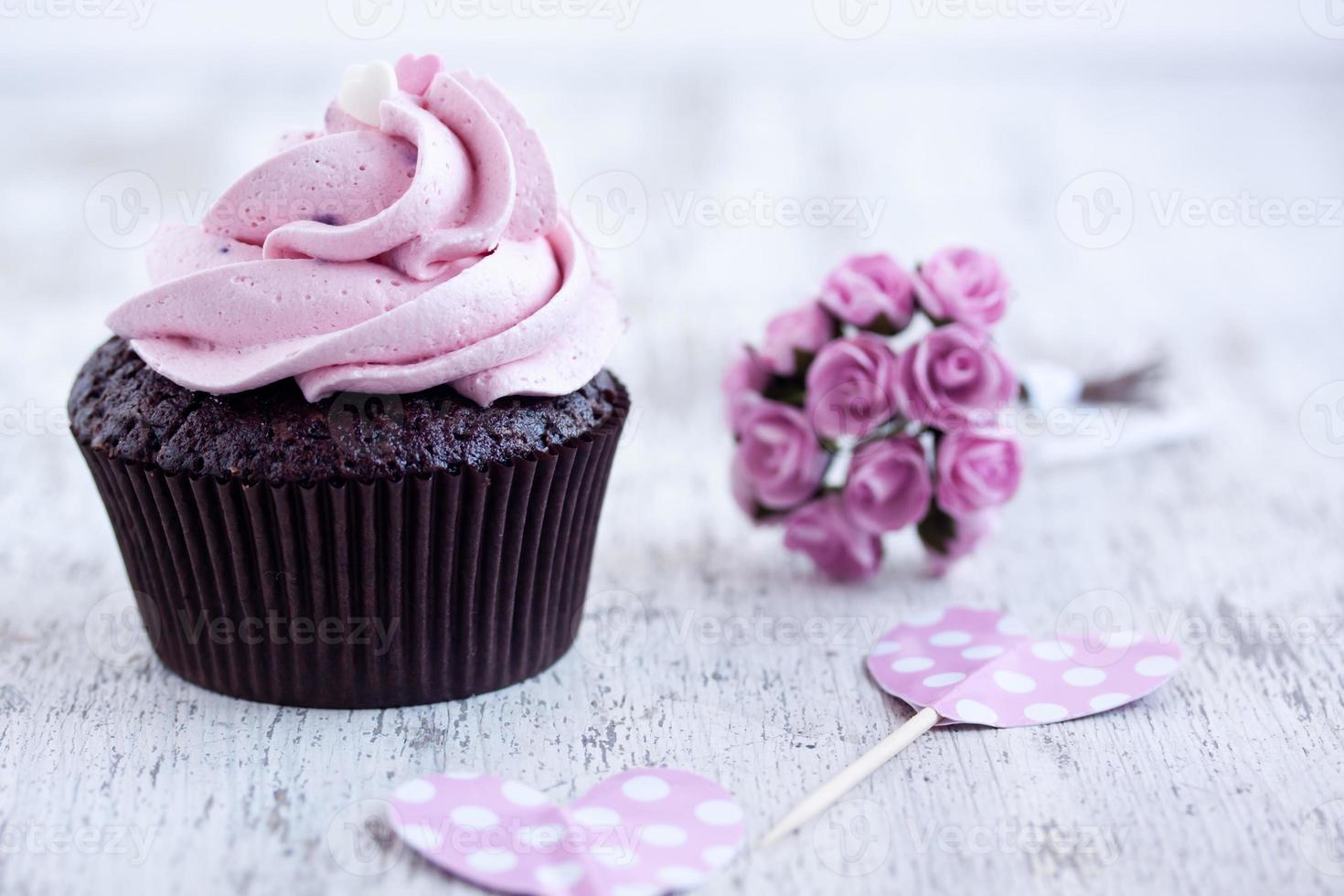 cupcake de chocolate rosa foto