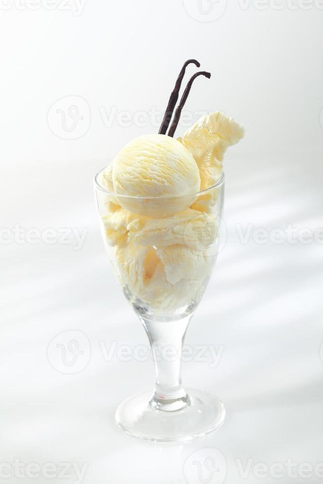 sorvete cremoso de baunilha foto