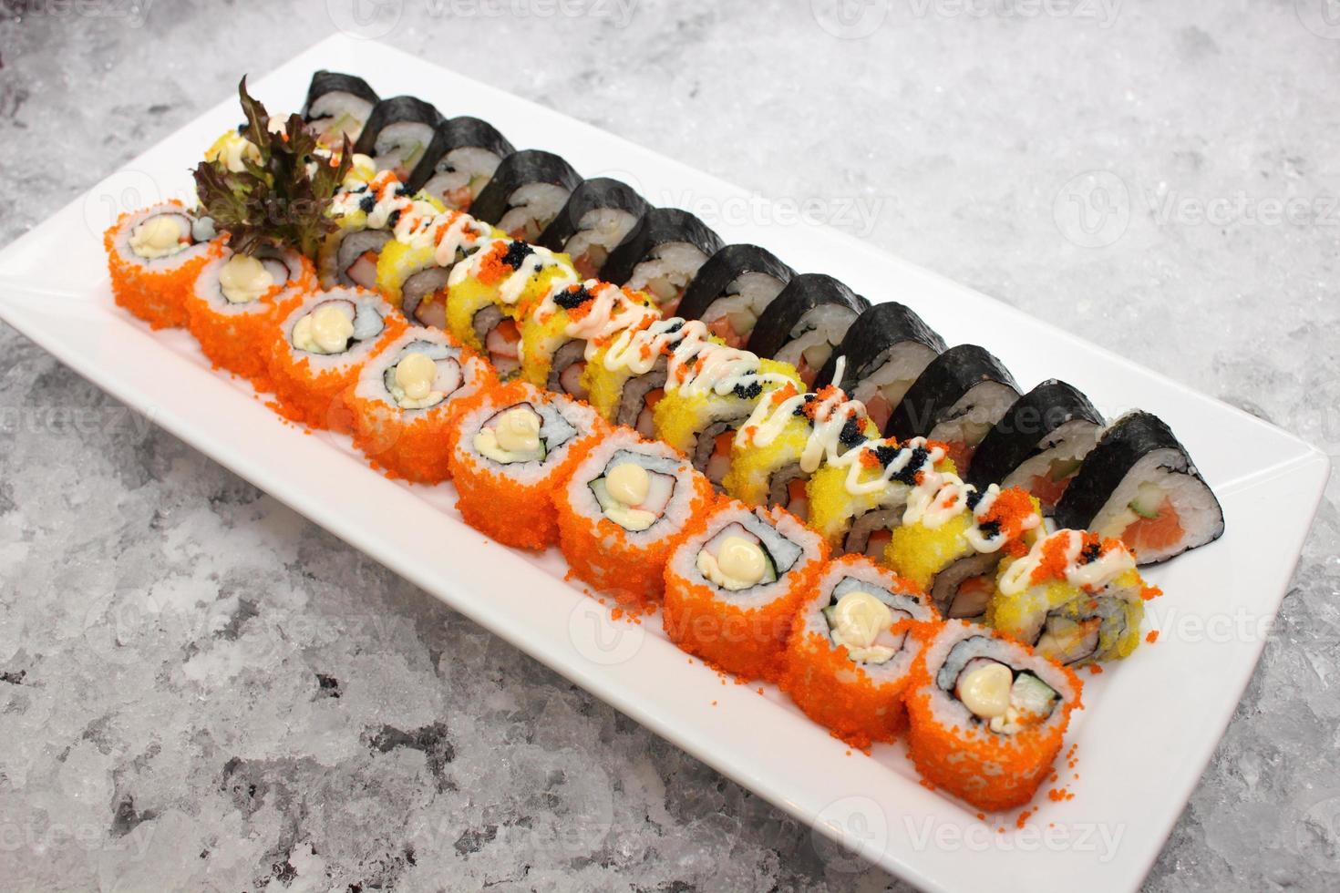 rolo de sushi foto