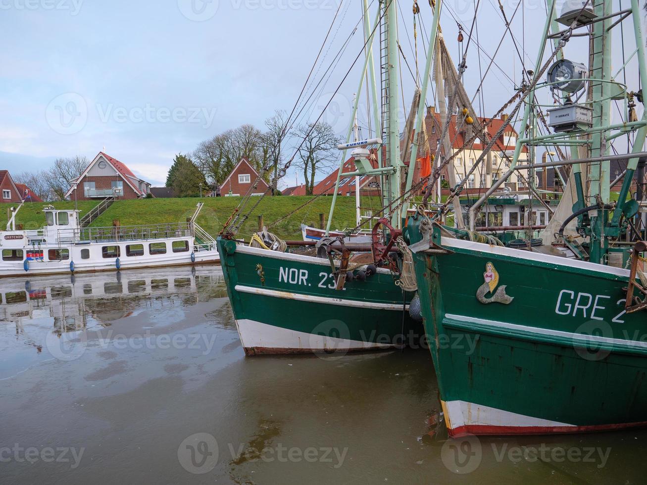 greetsiel na costa alemã do mar do norte foto