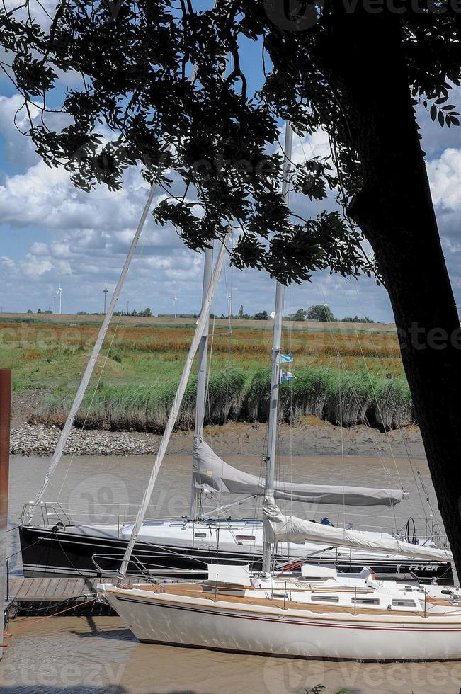 o rio ems perto de weener na alemanha foto