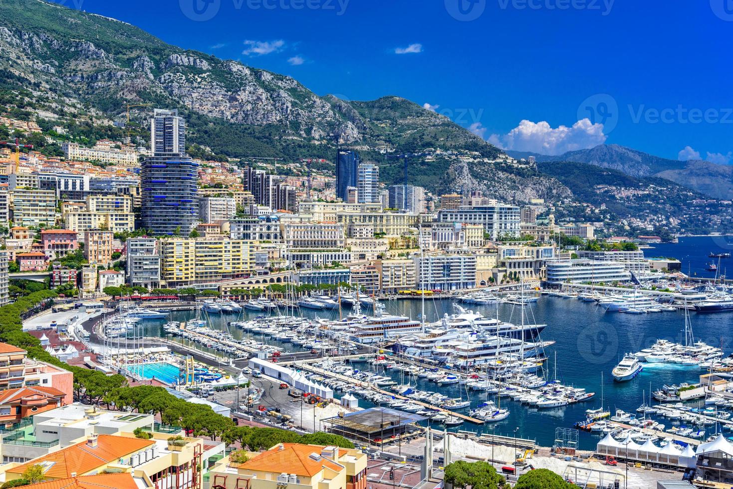 porto com iates em la condamine, monte-carlo, mônaco, cote d'azur, riviera francesa foto