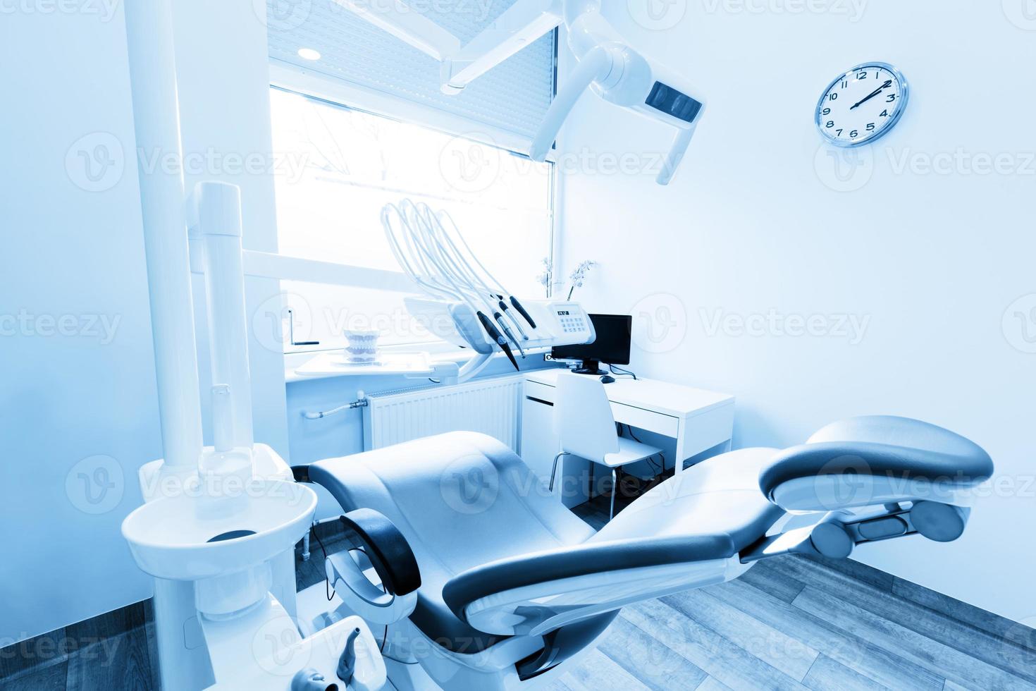 equipamentos e instrumentos odontológicos foto