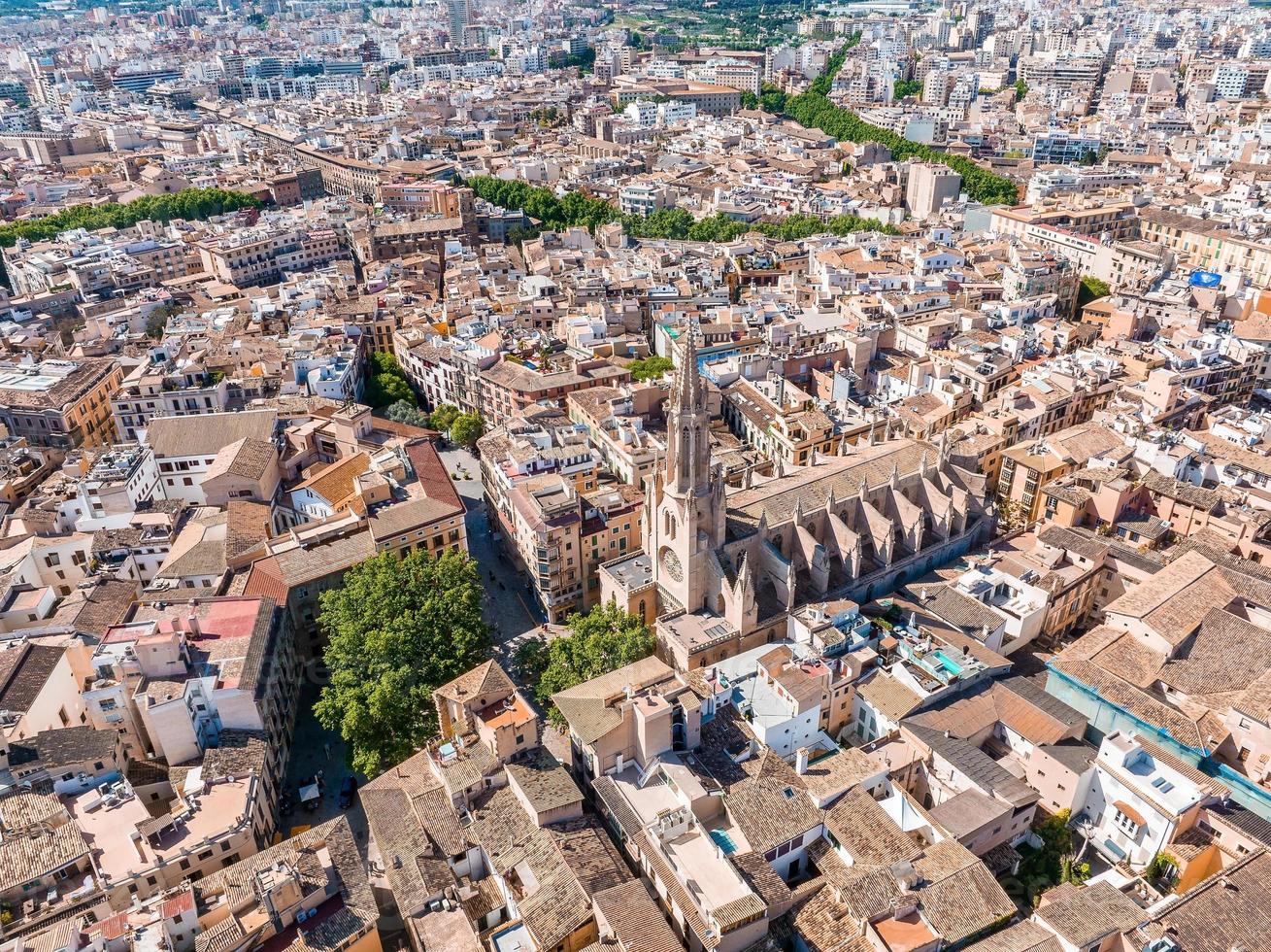 vista aérea da capital de maiorca - palma de maiorca na espanha. foto