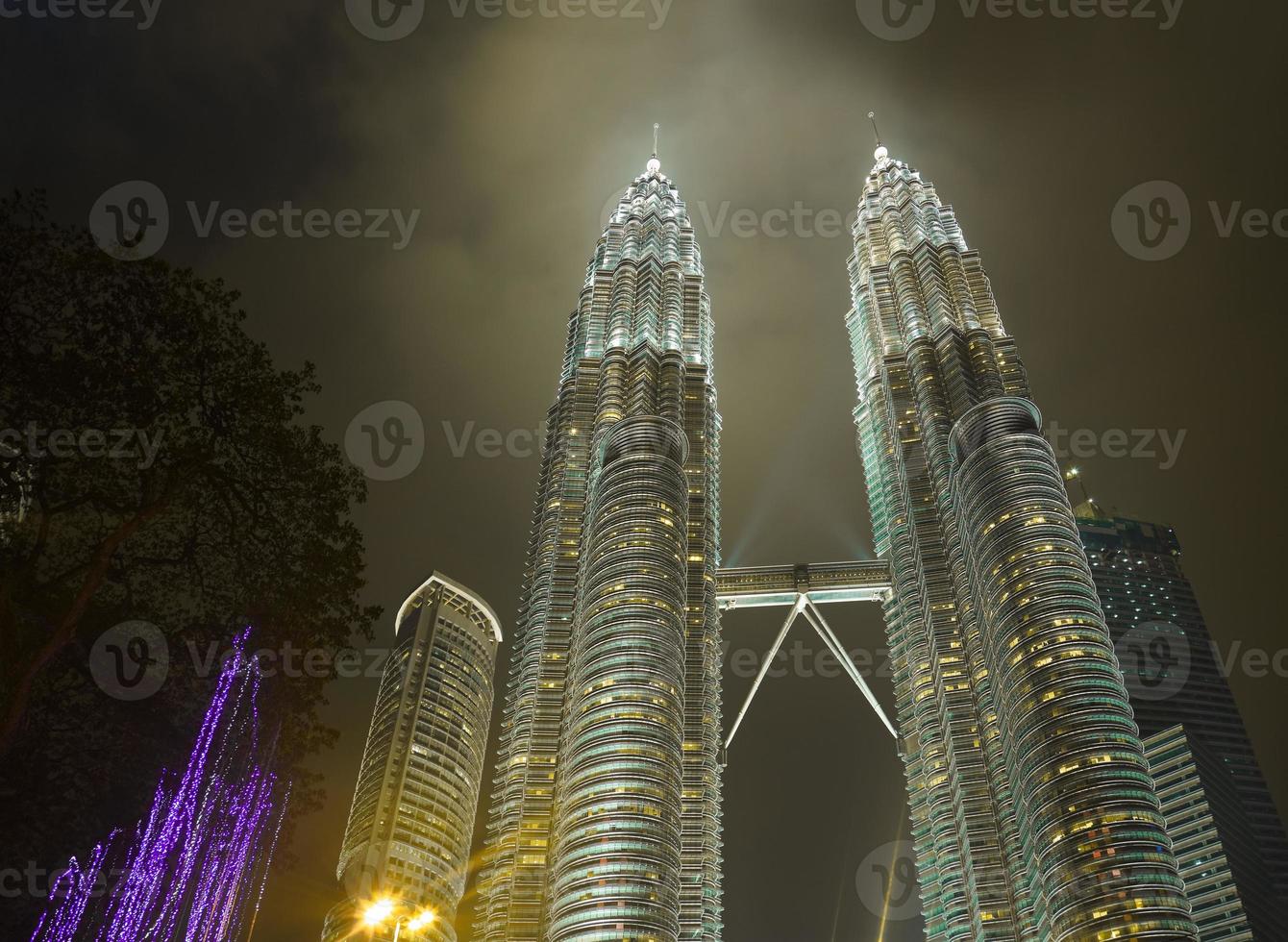 torres gêmeas em kuala lumpur (malásia) foto