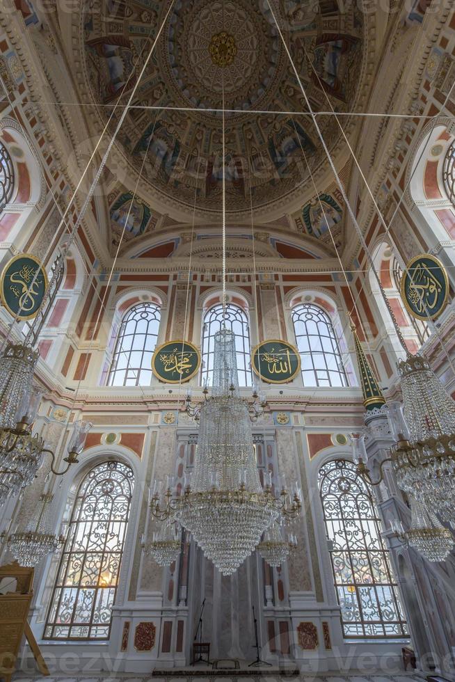 Mesquita Ortakoy em Istambul, Turquia foto