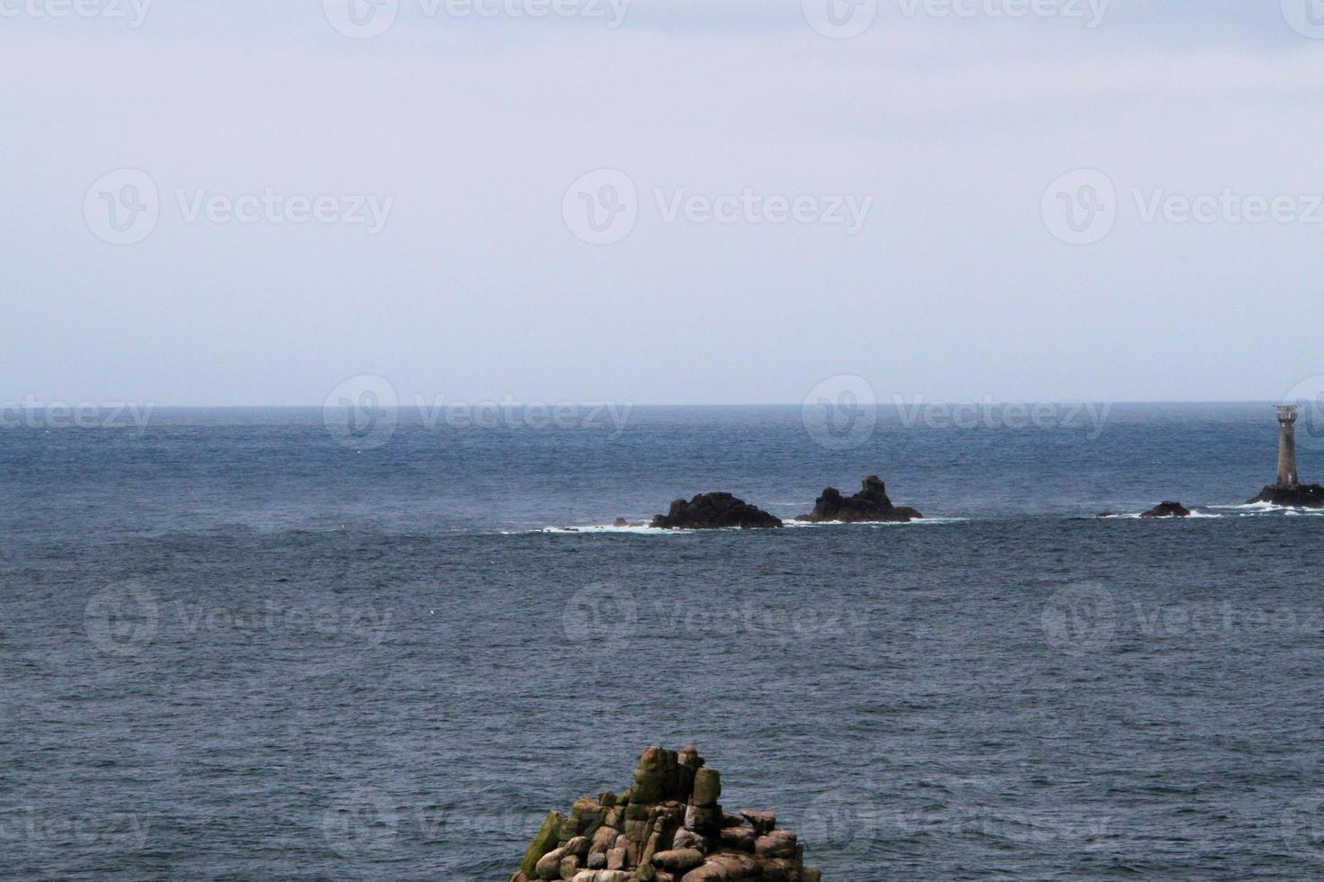 uma vista da costa da Cornualha no Lands End foto