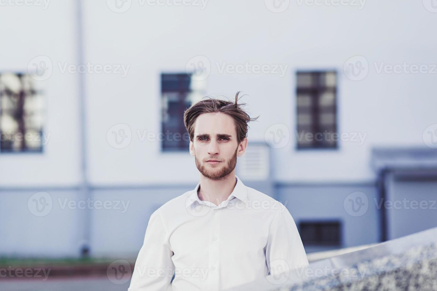 retrato de um homem bonito foto