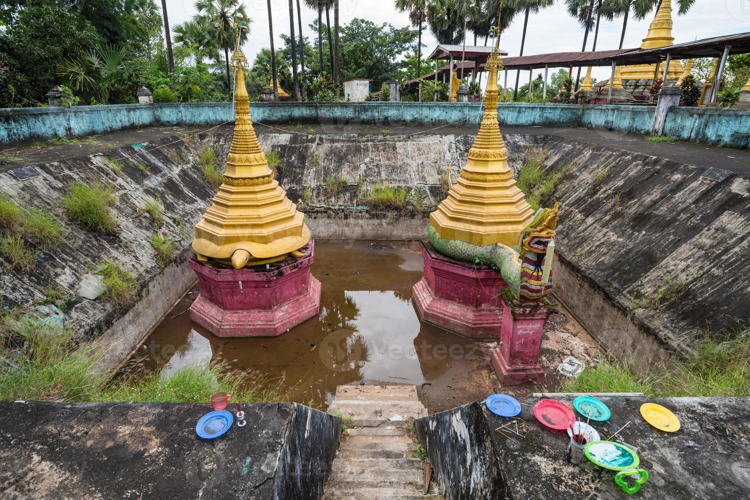 pagode shwegulay em bago as antigas capitais de mianmar. bago é uma cidade pouco visitada por turistas localizada a cerca de 90 quilômetros a nordeste de yangon. a cidade tem uma longa e rica história. foto