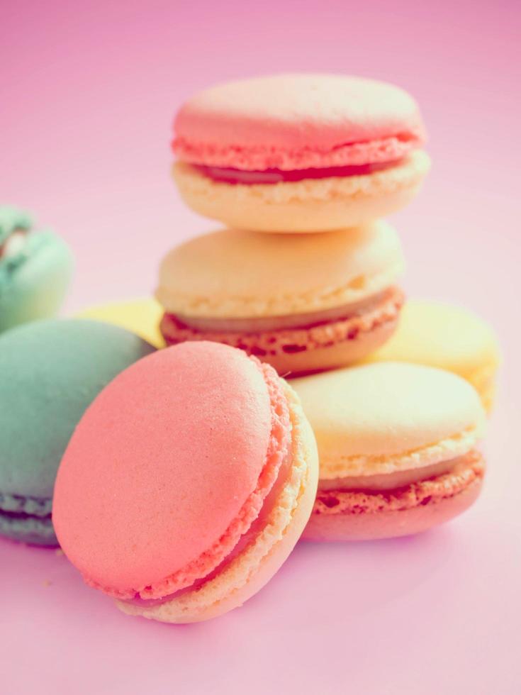 macarons pastel coloridos em estilo vintage. macarons doces com cores pastel. foto