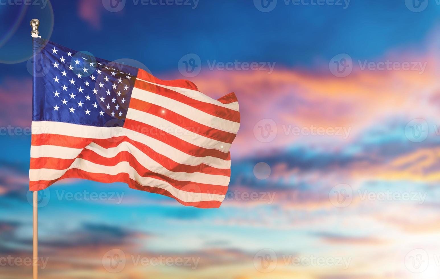 bandeira americana para o dia do memorial, 4 de julho, dia do trabalho, dia dos presidentes, dia da independência. foto