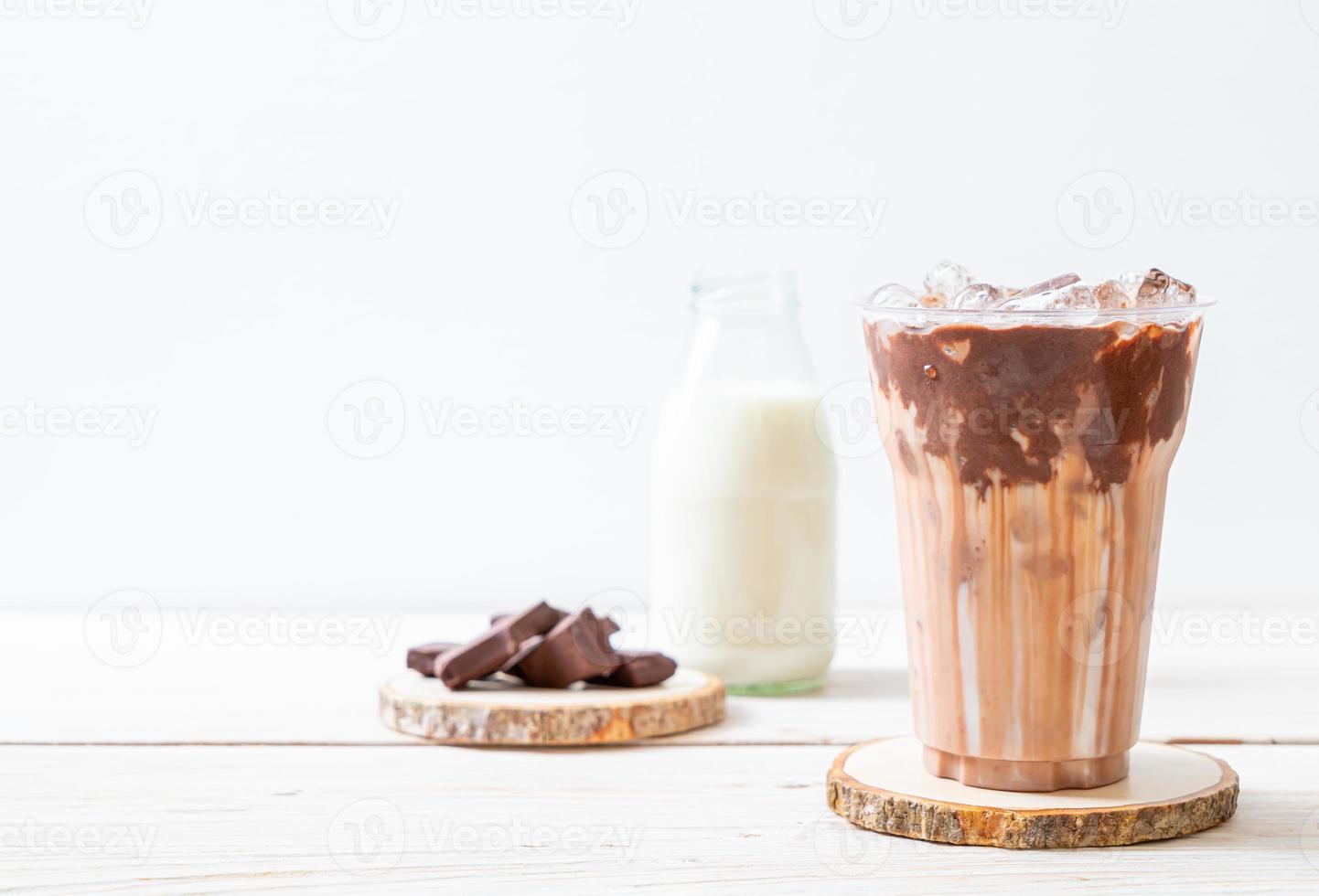 bebida milkshake de chocolate gelado foto